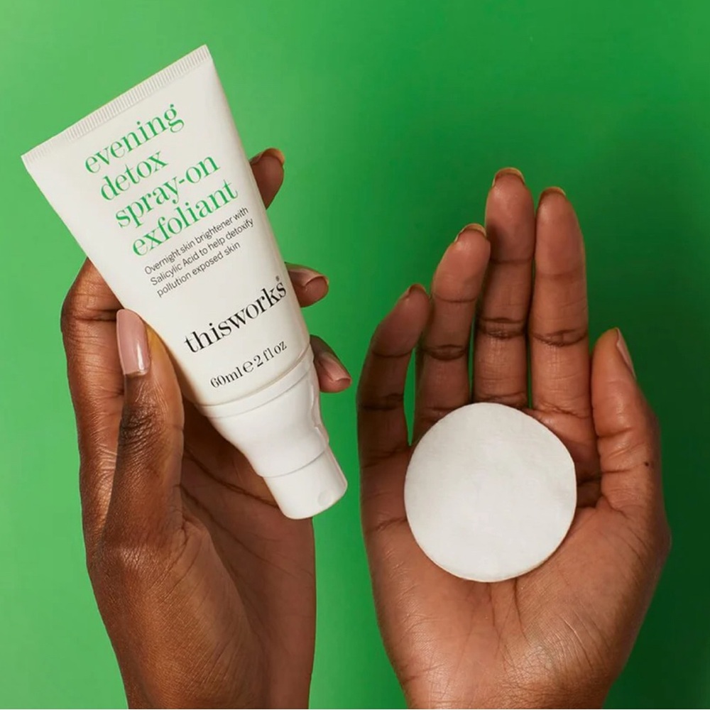 NEW THIS WORKS EVENING DETOX SPRAY-ON EXFOLIANT